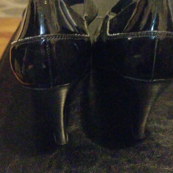 Heels - Picture 4 of 5